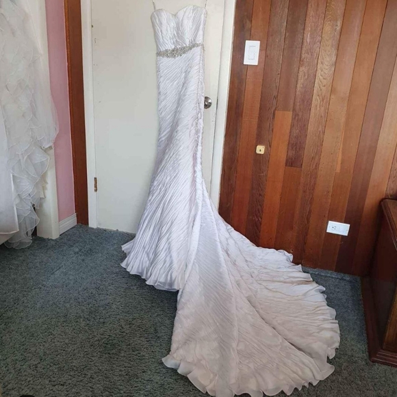 Maggie Sottero size 10 haute couture wedding dress like new corset back - Picture 1 of 7